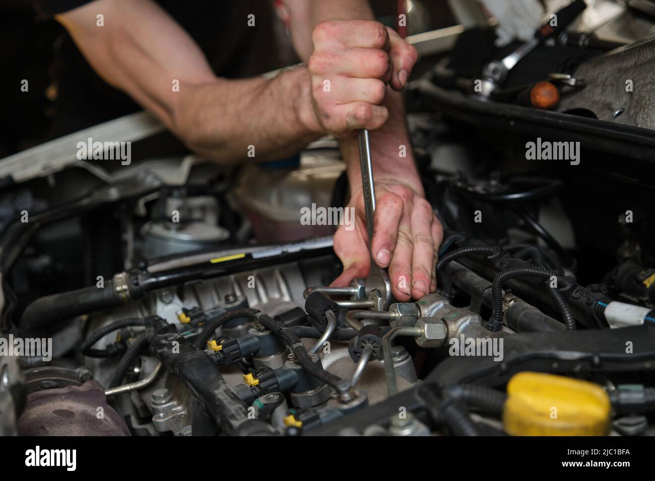 Fuel injector hires stock photography and images Alamy