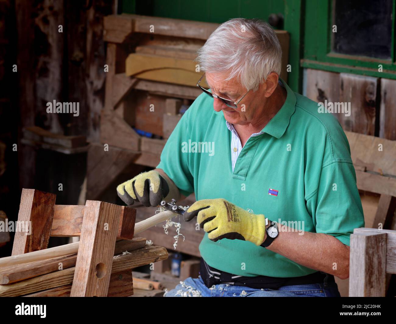 Wood working craftsman Stock Photo Alamy