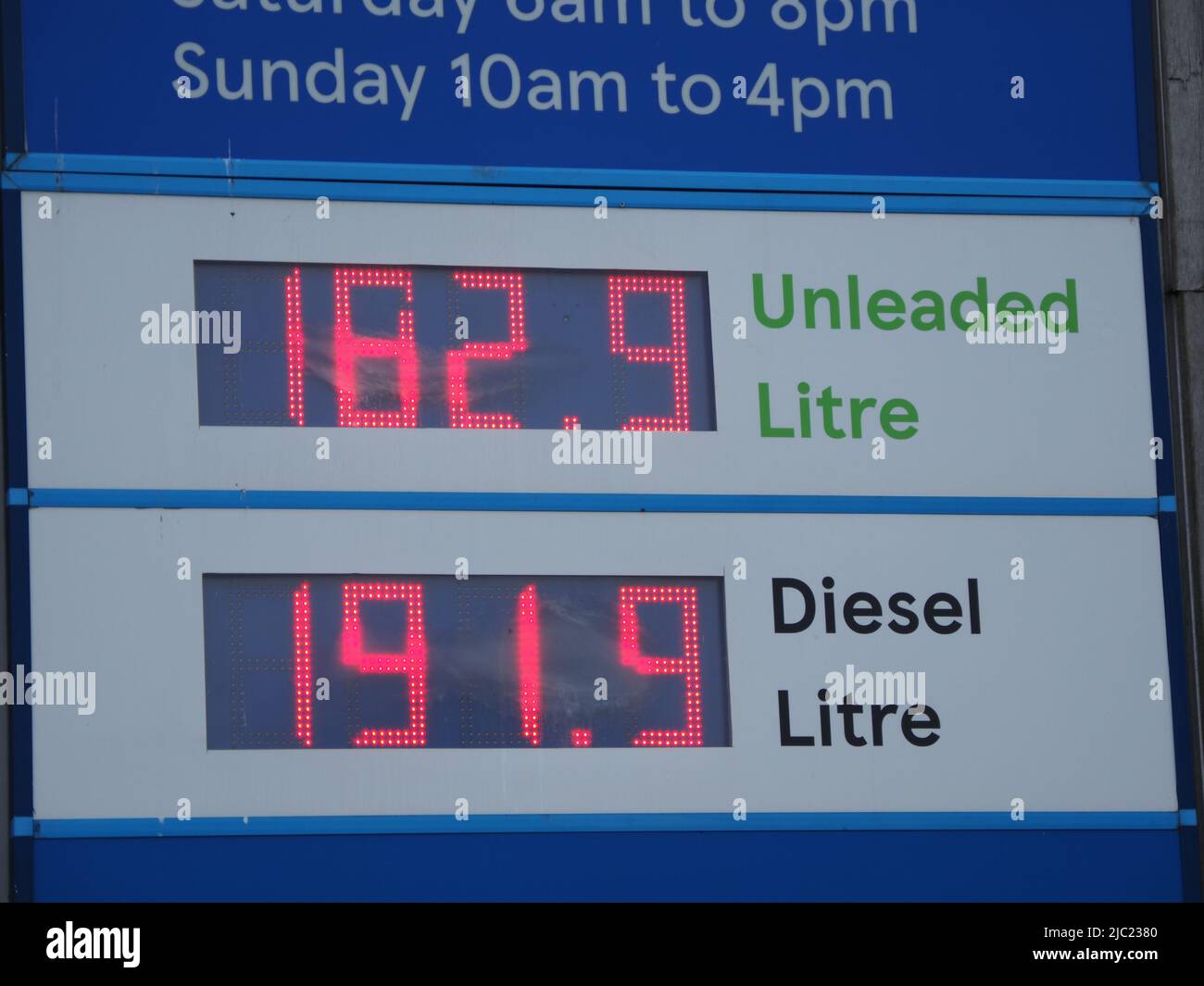 Sheerness, Kent, UK. 9th June, 2022. The petrol station price sign at