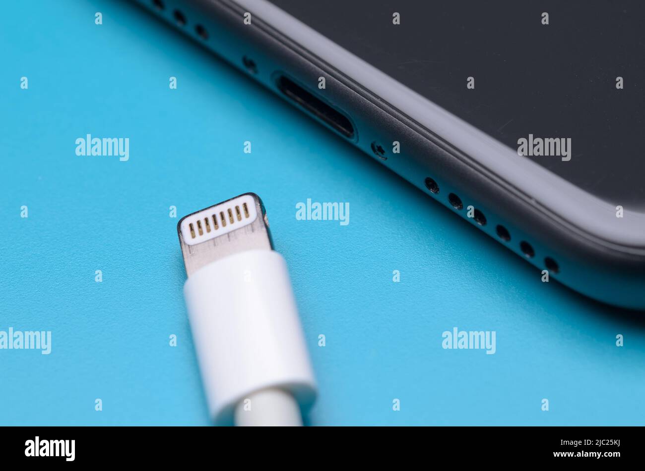Iphone power cable hires stock photography and images Alamy