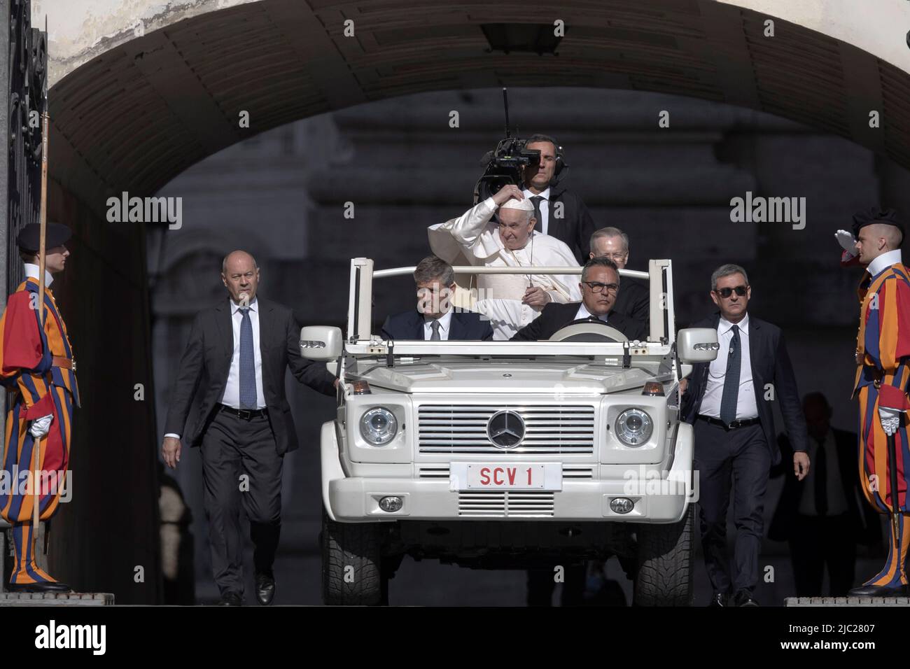 Vatican City, Vatican. 08 June 2022. Pope Francis arrives escorted by