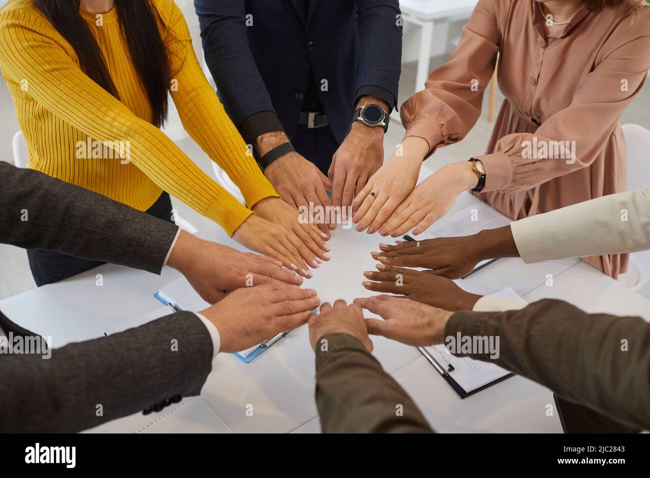 Diverse diversity team teamwork hi-res stock photography and images - Alamy