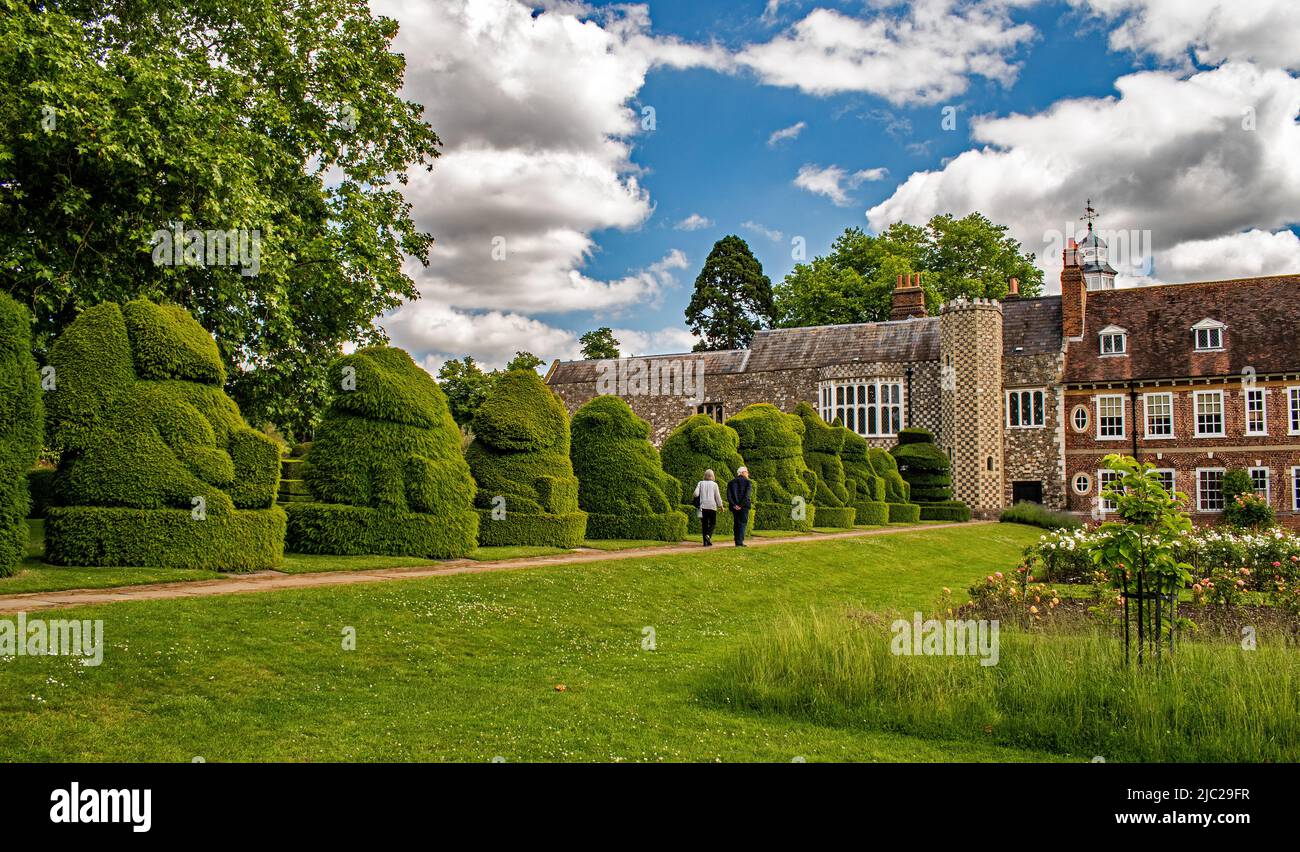 Hall Place, gardens with Topiary. Bexley Stock Photo