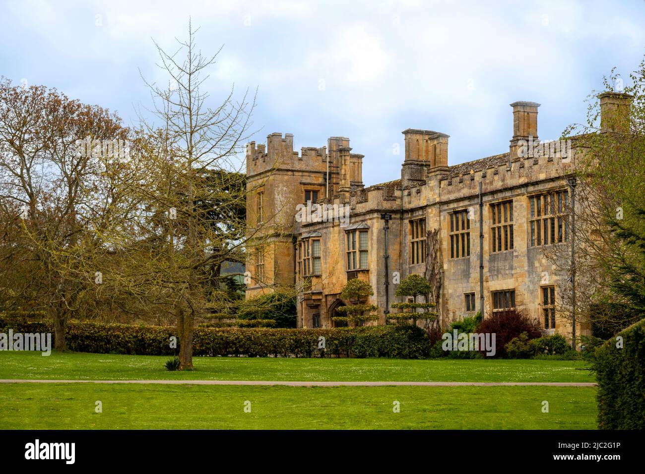 sudeley-castle-a-15th-century-grade-i-listed-castle-viewed-from-the
