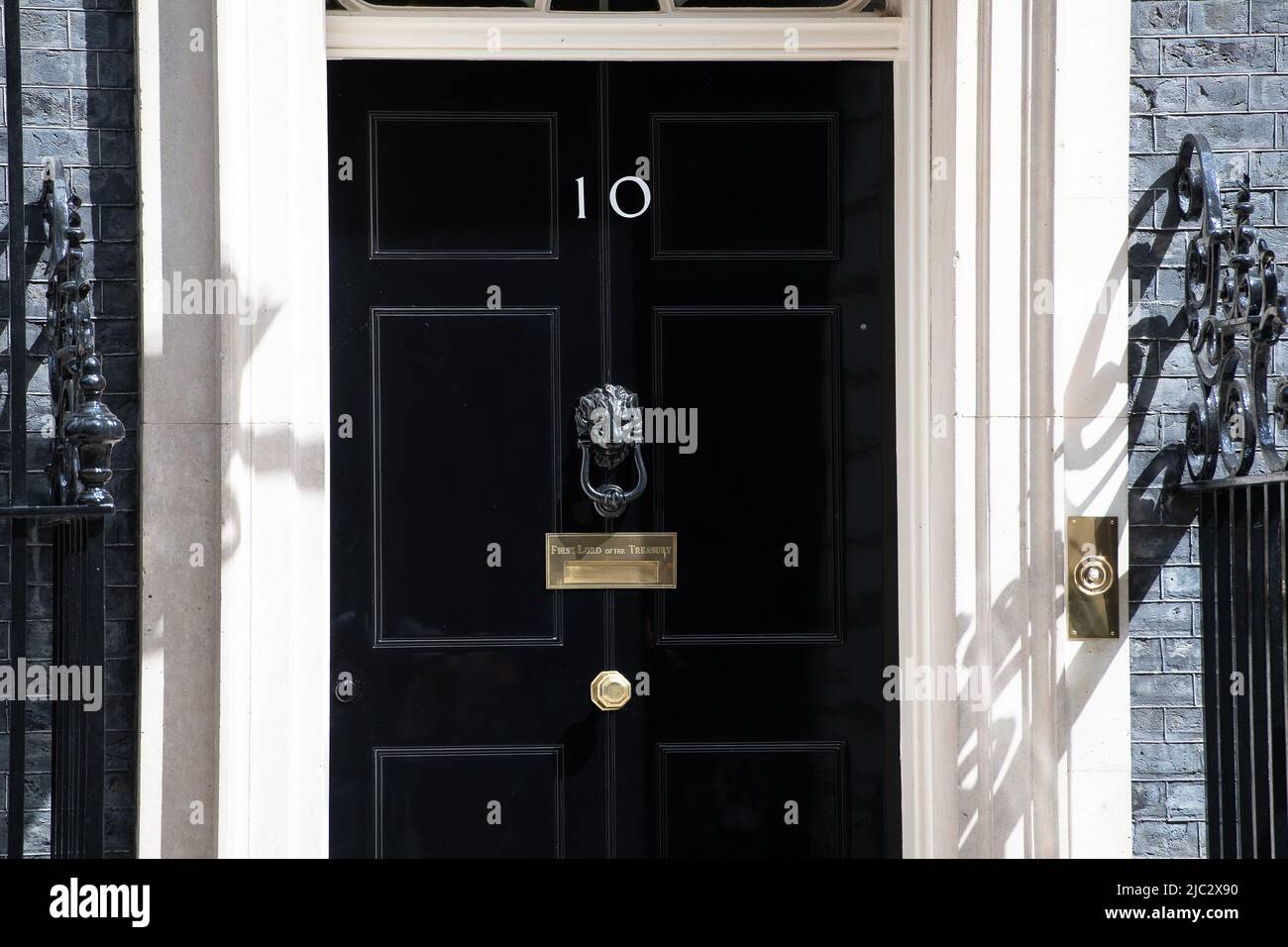 Whitehall, London, UK. 8th June, 2022. Outside No 10 Downing Street. Following a Vote of No Confidence, Prime Minister Boris Johnson has narrowly managed to hang onto his position. Credit: Maureen McLean/Alamy Stock Photo