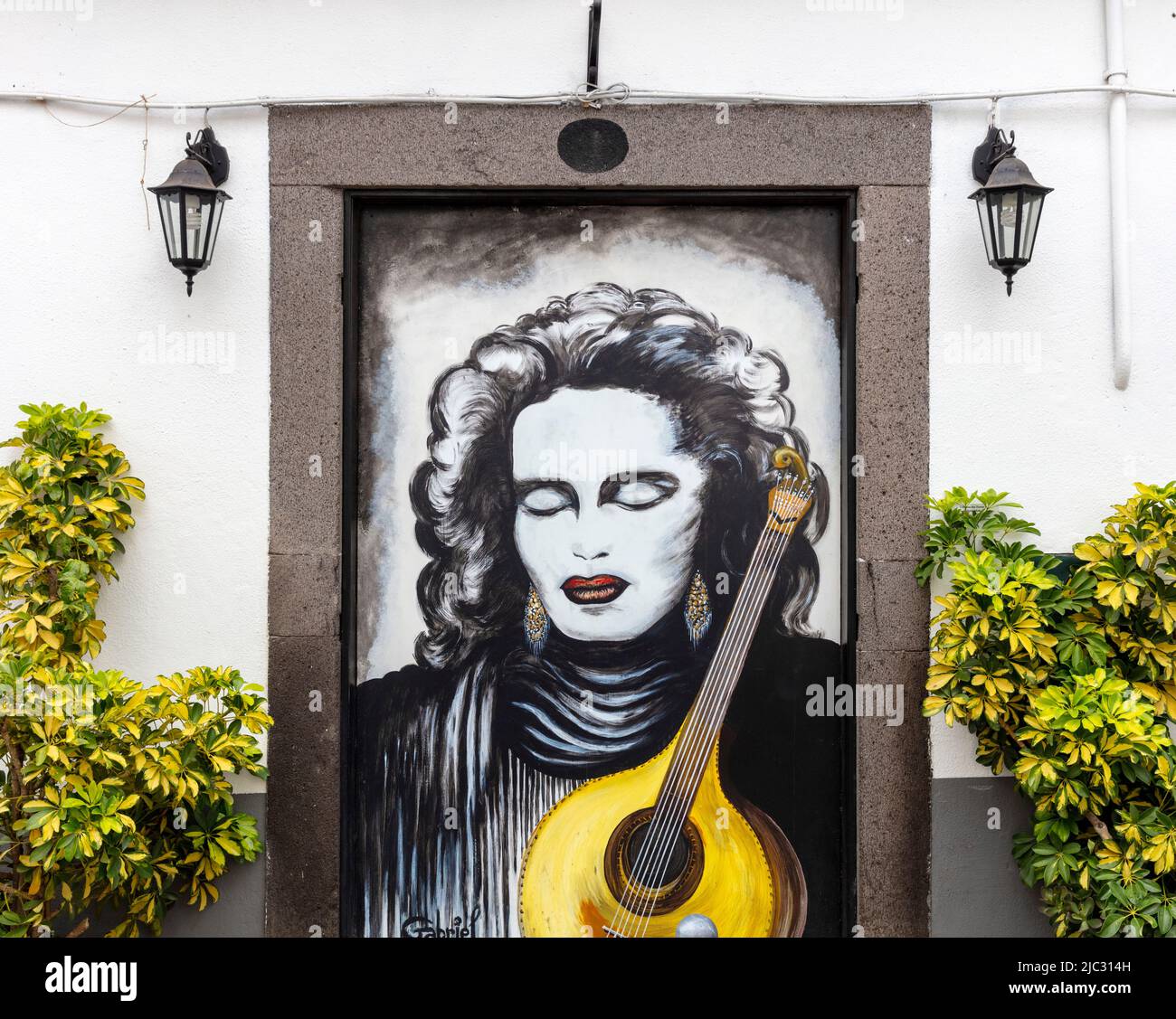 Street Art in der berühmten Rua Santa Maria auf Funchal Stock Photo