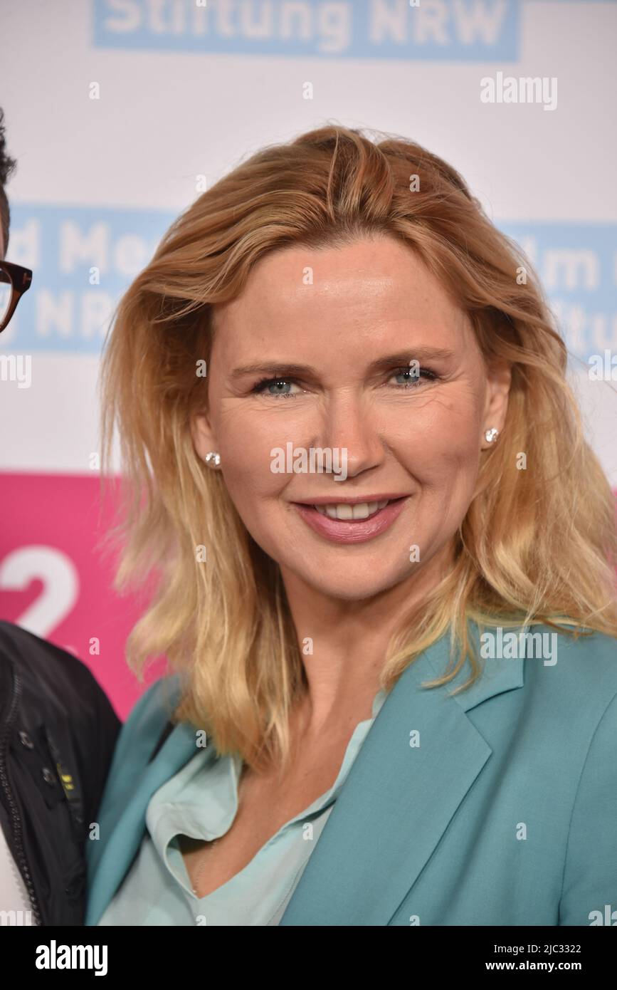 Cologne, Germany. 08th June, 2022. Actress Veronica Ferres comes to the ...