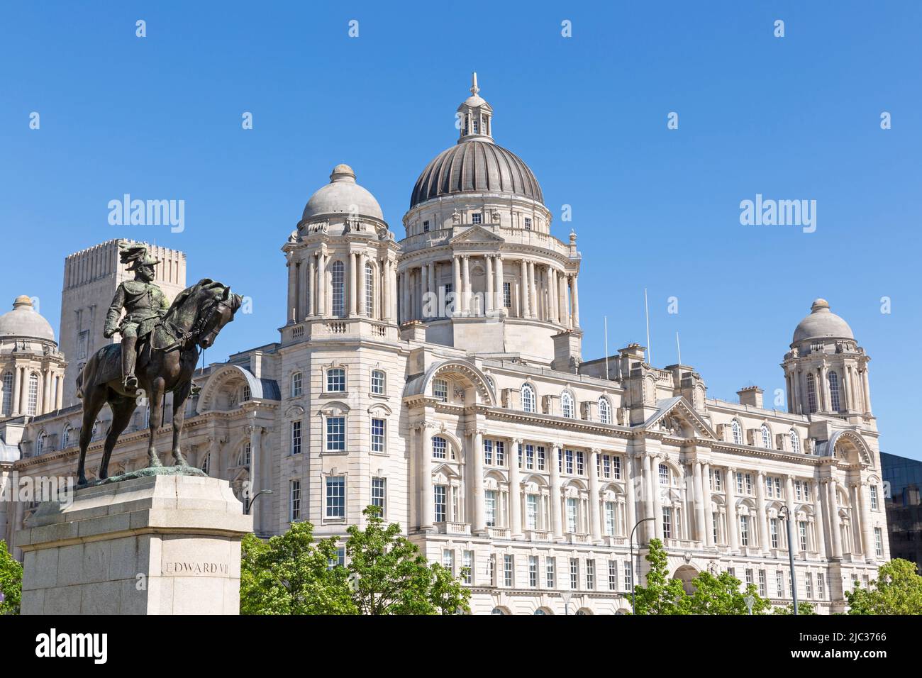 Statue of Edward VII and Port of Liverpool Building, Pier Head