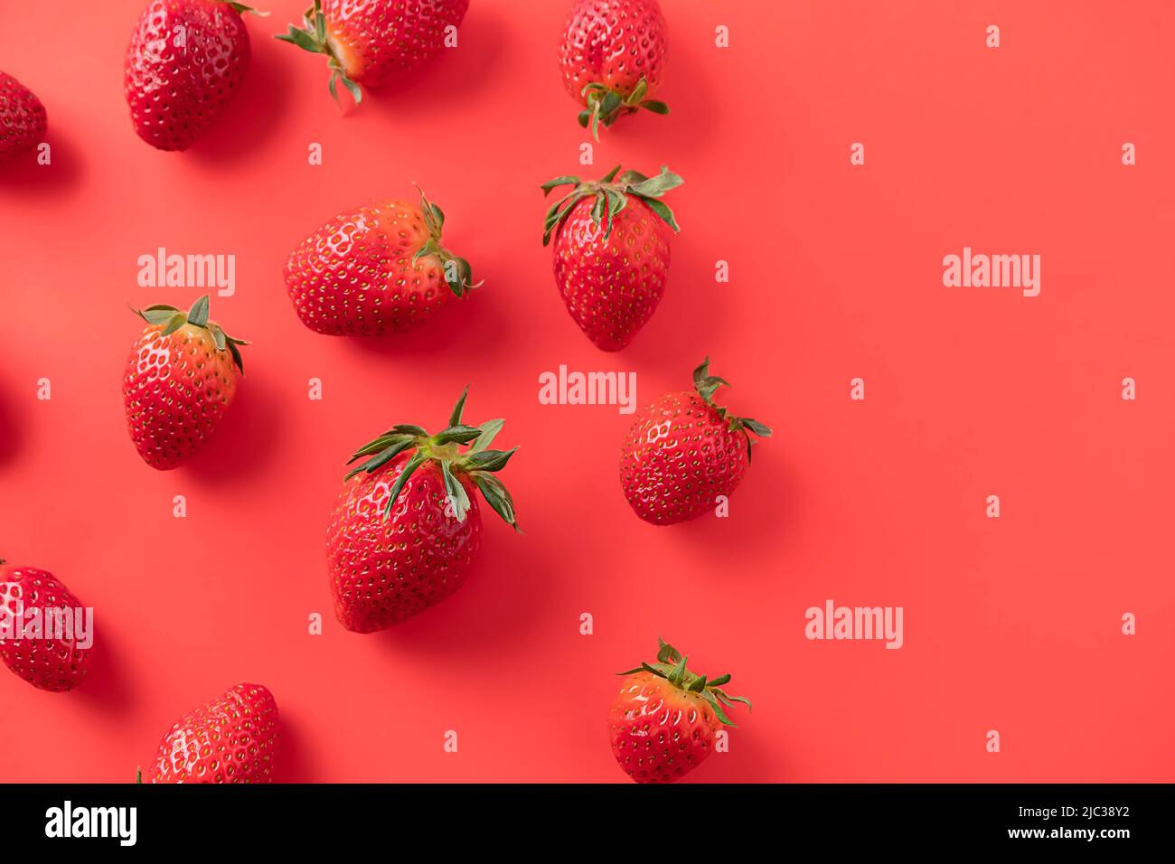 Fresh red strawberry berries hi-res stock photography and images - Alamy