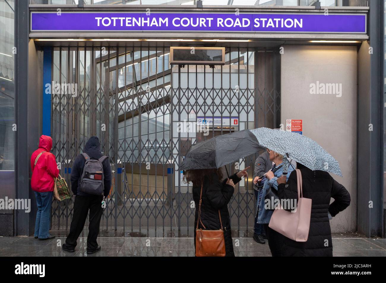 A major tube strike is led by members of the Rail, Maritime and ... hq image