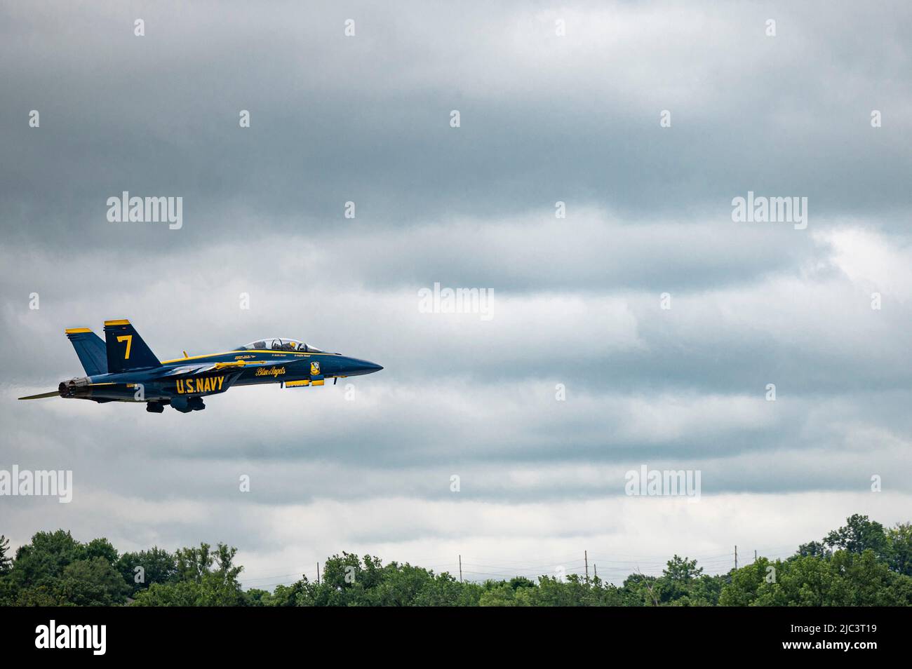 CHESTERFIELD, Mo. (June 8, 2022) Lt. Griffin Stangel, the #7 pilot and narrator of the U.S. Navy flight demonstration team, the Blue Angels, conducts a key influencer flight with Daniel O’Keefe, June 8, 2022. O’Keefe, a Greater St. Louis Area Scouts leader, was selected for the Blue Angels flight due to his continued community service and positive youth involvement. The Blue Angels are in the St. Louis area for the Spirit of St. Louis Airshow, which takes place June 11-12 and marks the St. Louis-made F/A-18 Super Hornet making its debut and return to the area. (U.S. Navy photo by Mass Communic Stock Photo
