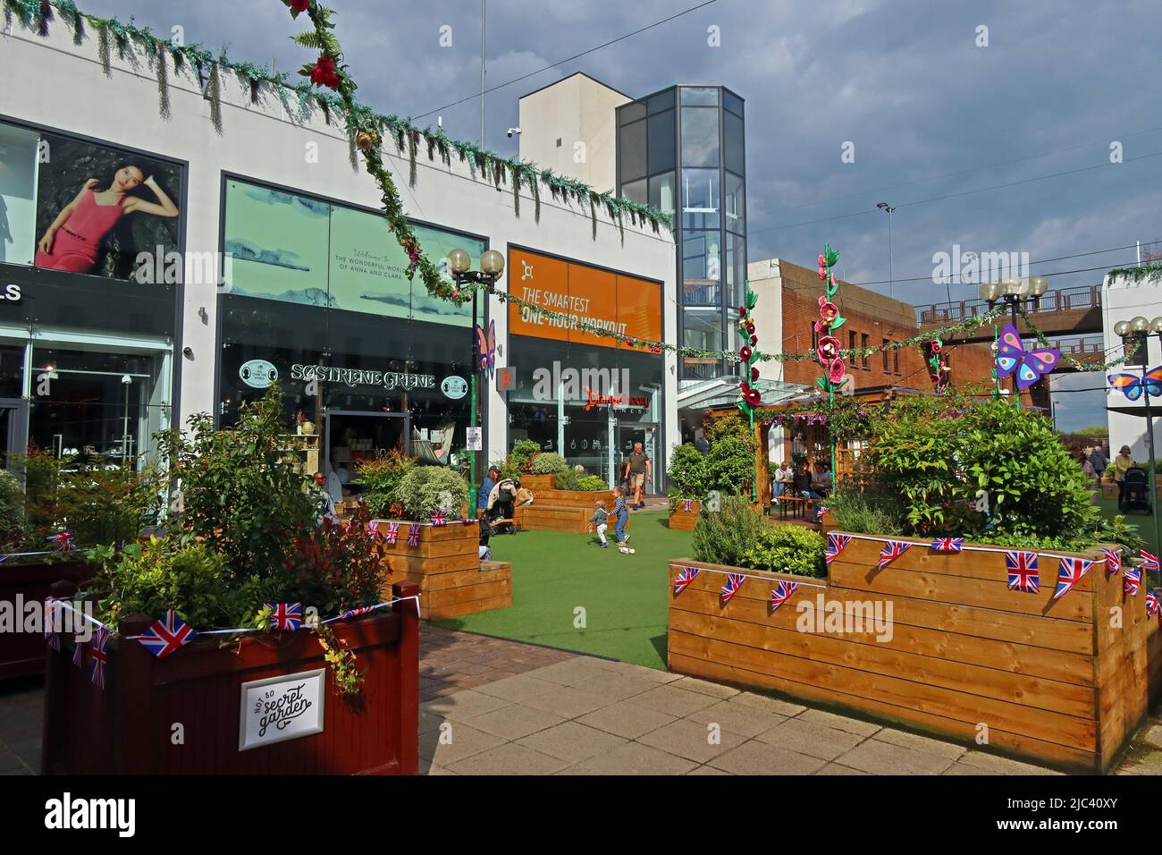 The secret shoppers garden, Not so secret garden, Altrincham Stock Photo