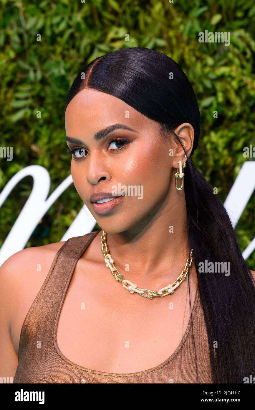 Head shot co star hi-res stock photography and images - Alamy