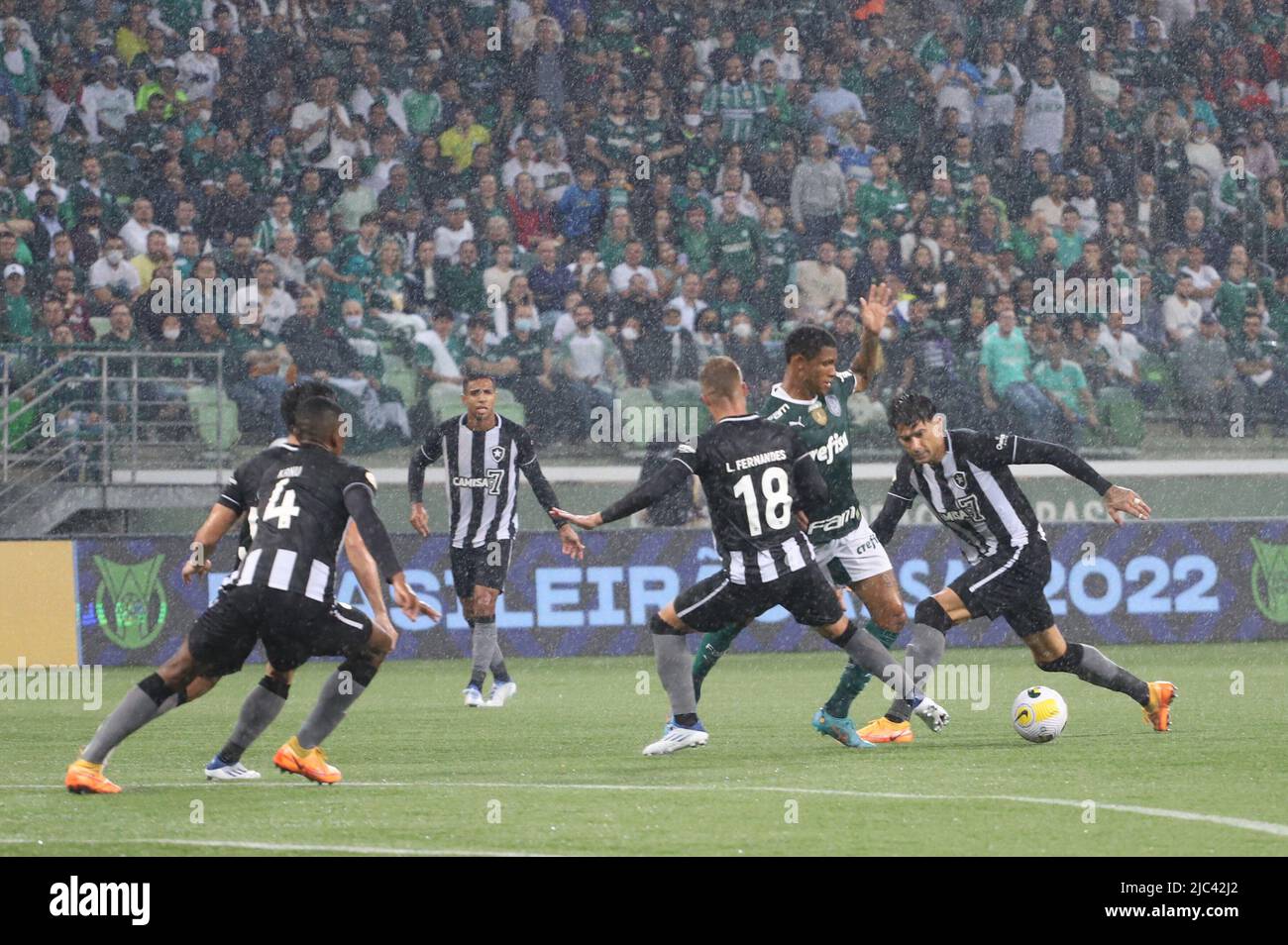 Se Corinthians tem ajuda de Taylor Swift, São Paulo tem TWICE ao