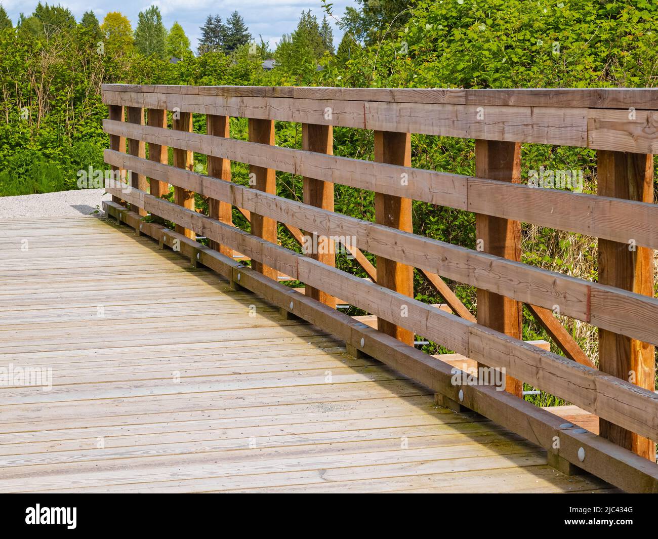 Pedestrian wooden bridge hi-res stock photography and images - Alamy