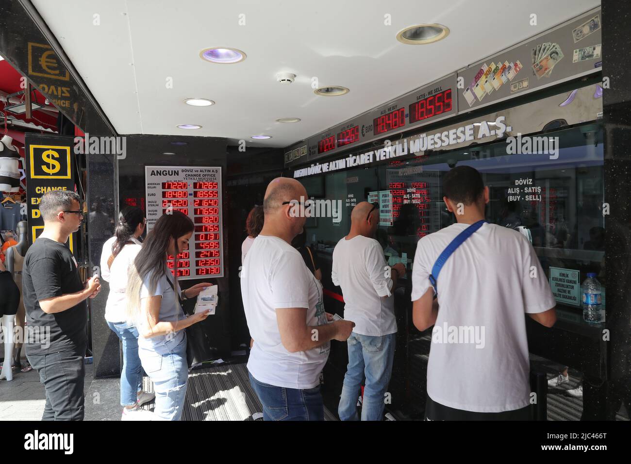 Istanbul, Turkey. 9th June, 2022. People are seen at a foreign exchange  office in Istanbul, Turkey, on June 9, 2022. Turkey's lira accelerated its  downward spiral on Wednesday after Turkish President Recep