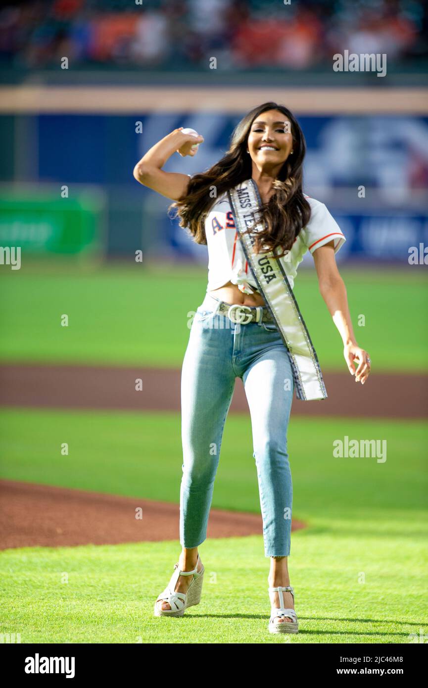 Miss Texas Victoria Hinojosa throws a ceremonial First Pitch before the MLB game between the Houston Astros and the Seattle Mariners on Tuesday, June Stock Photo