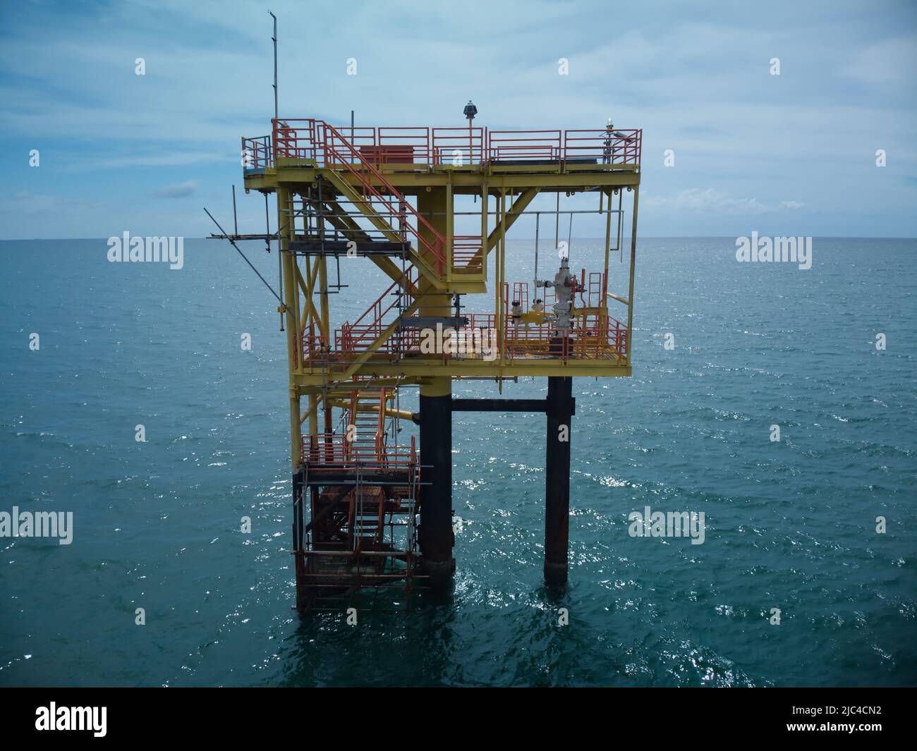 Platform of oil and gas Stock Photo - Alamy