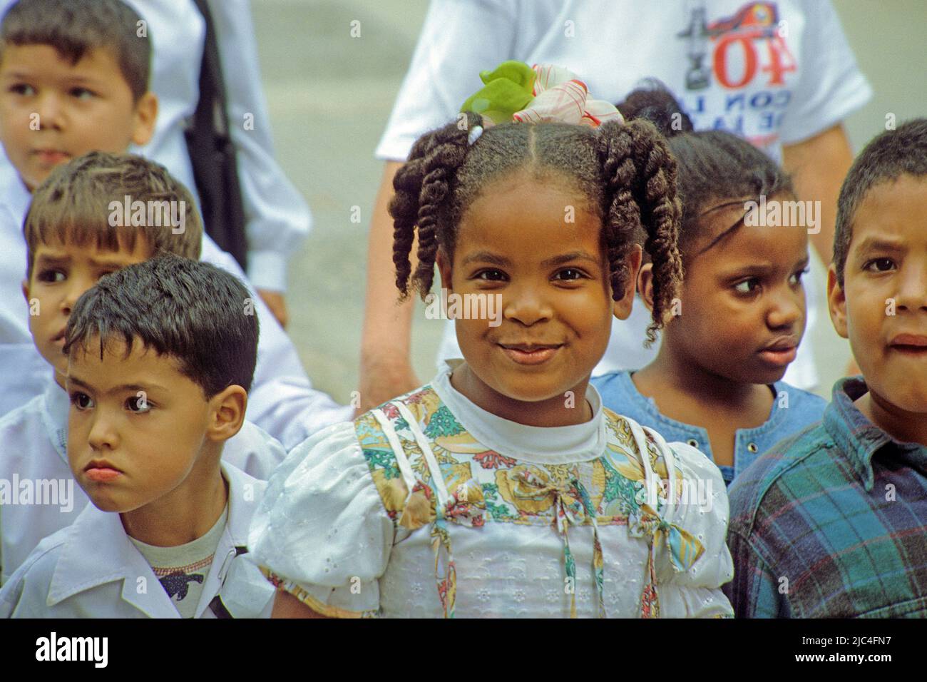 Kubanische Kinder in der Altstadt von Havanna, Kuba, Karibik | Cuban children in the old town of Havana, Cuba, Caribbean Stock Photo