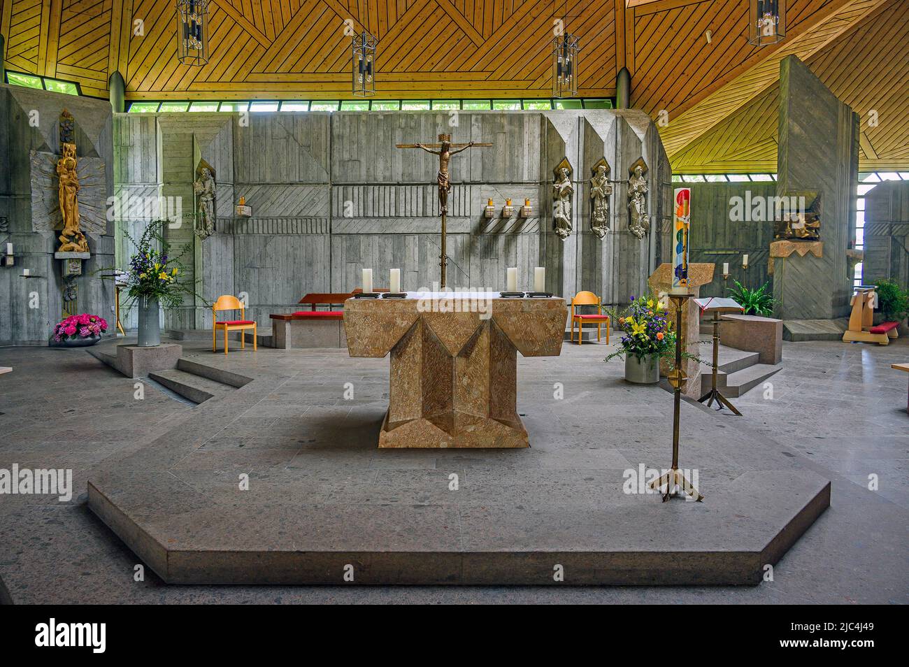 Main altar, St. Hedwig, Roman Catholic parish church in the Thingers district, Kempten, Allgaeu