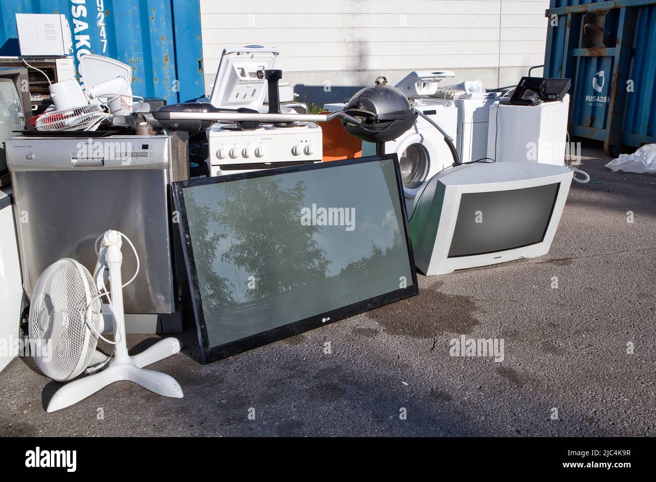 recycling old electrical devices Stock Photo Alamy