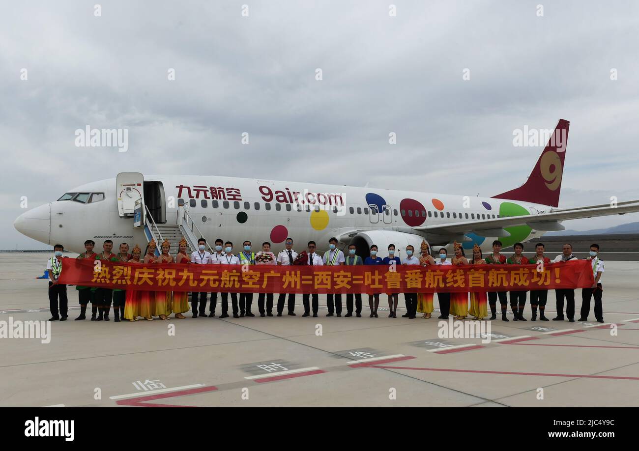 Flight crew members pose hi-res stock photography and images - Alamy