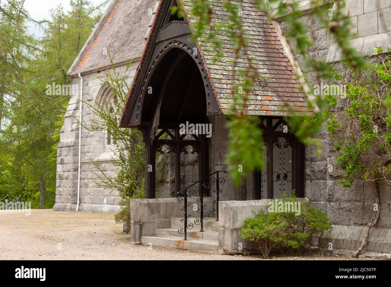 Crathie church hi-res stock photography and images - Alamy