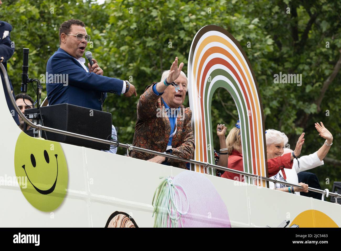 Angela rippon 1970s hi-res stock photography and images - Alamy