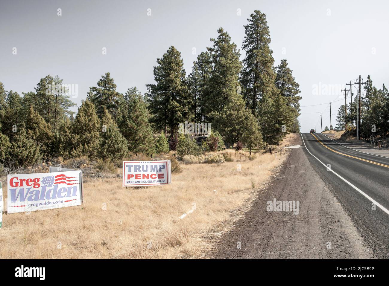 USA, Oregon, New Bend, Knott Road 2016 *** Local Caption ***  USA, Oregon, New Bend, american, americana, documentary, Knott Road, highway, rural, hig Stock Photo