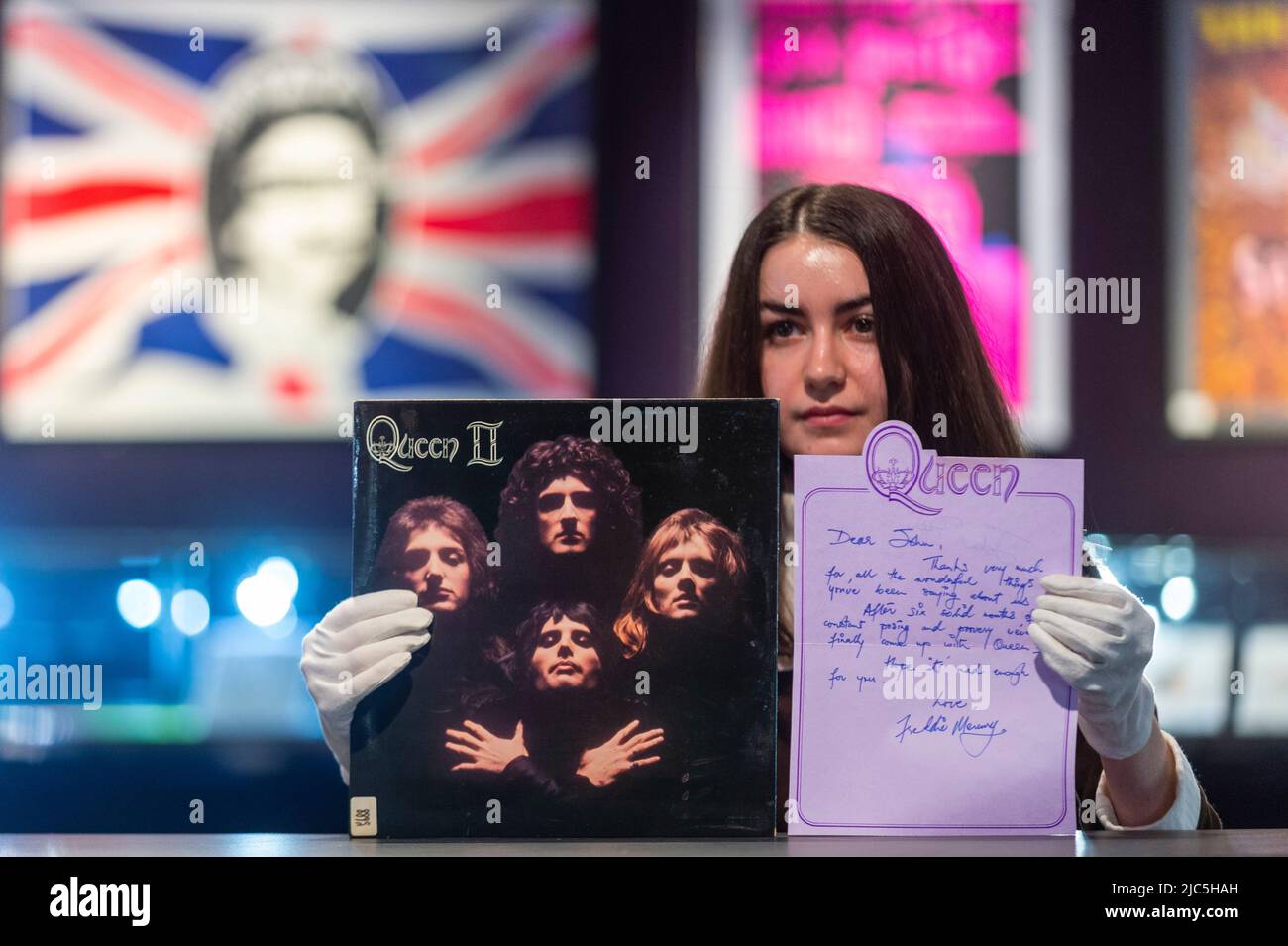 Queen lp hi-res stock photography and images - Page 2 - Alamy