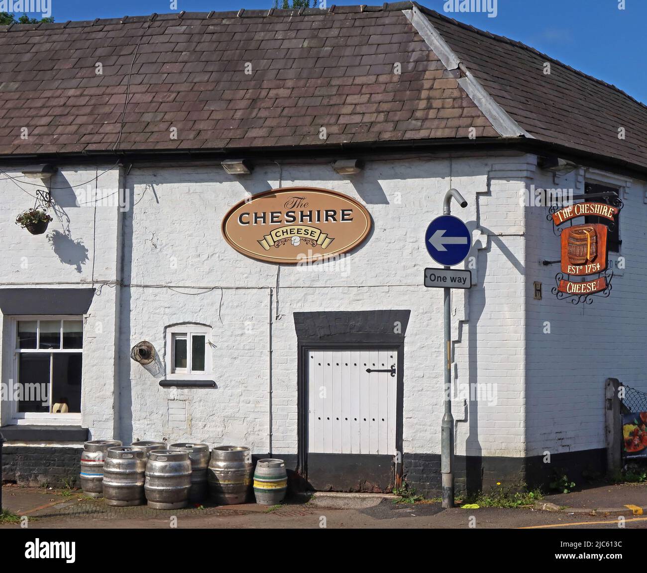 The Cheshire Cheese pub, Est 1754, at, 654 Knutsford Rd, Latchford village, Warrington, Cheshire, England, UK, WA4 1JH Stock Photo