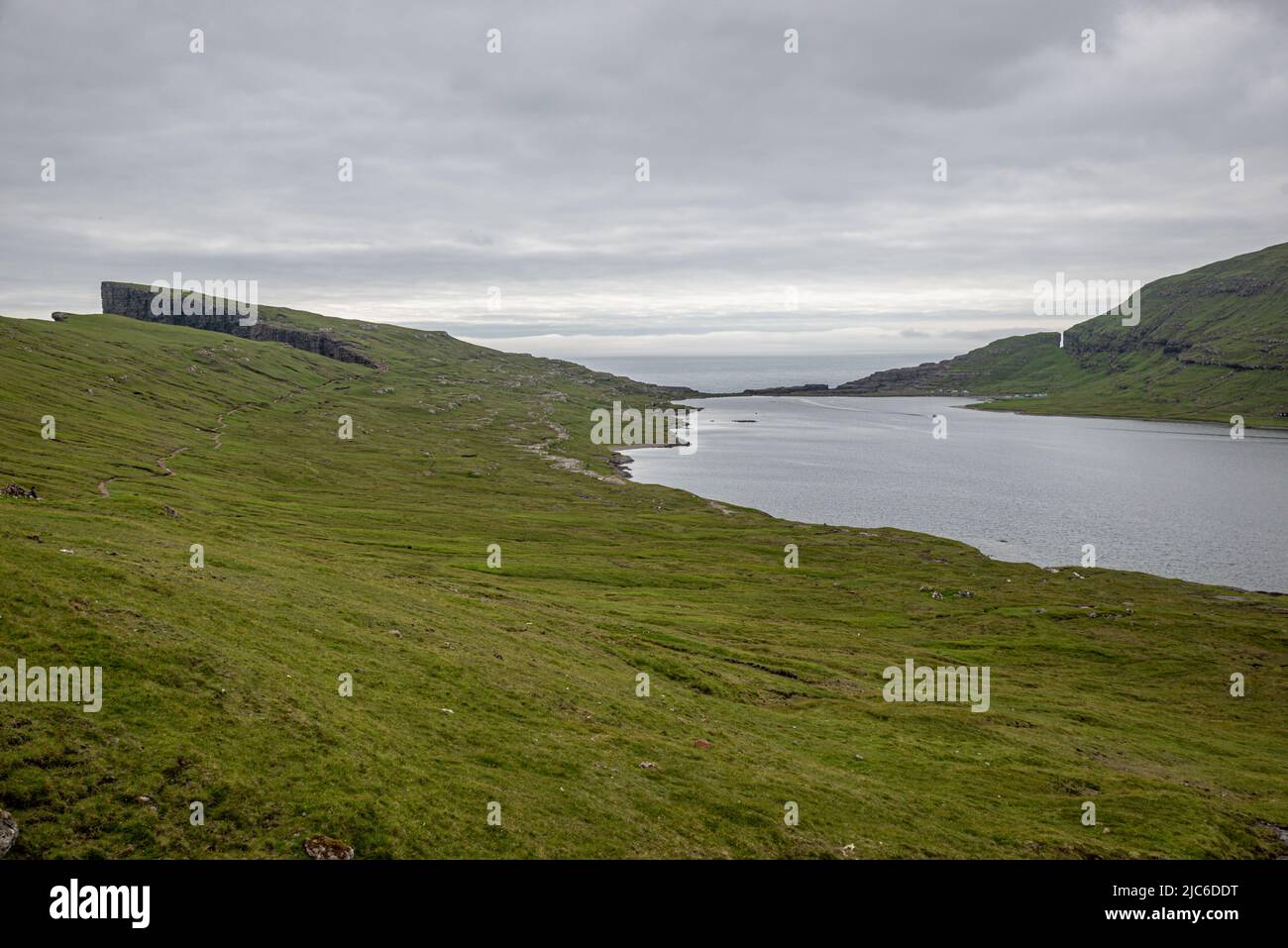 Leitisvatn/Sorvagsvatn lake, Vagar Island, Faroe Islands Stock Photo