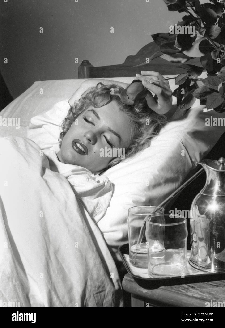 Marilyn Monroe Death - Listing Everything Wrong! - Imperidox