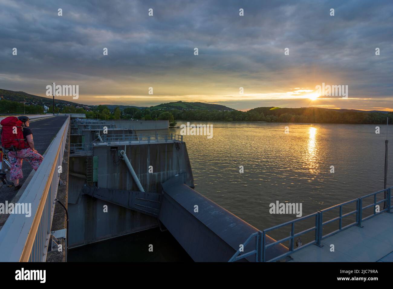 Klosterneuburg: intake structure of river Neue Donau (New Danube) from river Donau (Danube), sunset in Wienerwald, Vienna Woods, Niederösterreich, Low Stock Photo