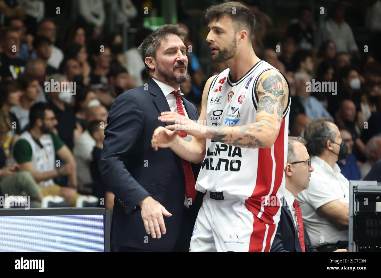 Gianmarco Pozzecco (assistant coach of Armani Exchange Milano)(L