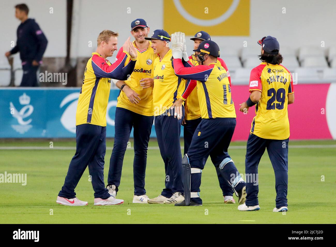 Simon Harmer of Essex celebrates with his team mates after taking the wicket of John Simpson during Essex Eagles vs Middlesex, Vitality Blast T20 Cric Stock Photo