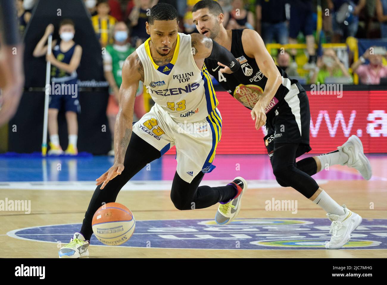 Verona, Italy. 10th June, 2022. Karvel Anderson - Scaligera Basket Tezenis  Verona during Playoff finals - 3rd match - Tezenis Verona VS APU Udine,  Italian Basketball Serie A2 Men Championship in Verona,