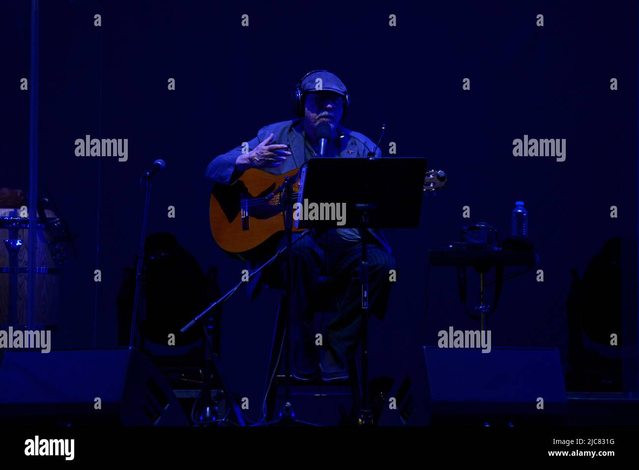 Mexico City, Mexico City, Mexico. 10th June, 2022. June 10, 2022, Mexico City, Mexico: Cuban trova singer-songwriter Silvio RodrÃ-guez sings on stage during a free concert at Mexico City zocalo as part of their ''˜La espera termino' tour. On June 10, 2022 in Mexico City, Mexico. (Credit Image: © Carlos Tischler/eyepix via ZUMA Press Wire) Credit: ZUMA Press, Inc./Alamy Live News Stock Photo