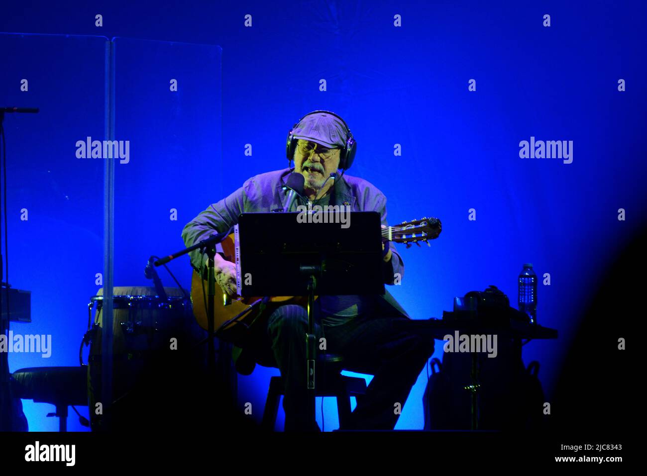 Mexico City, Mexico City, Mexico. 10th June, 2022. June 10, 2022, Mexico City, Mexico: Cuban trova singer-songwriter Silvio RodrÃ-guez sings on stage during a free concert at Mexico City zocalo as part of their ''˜La espera termino' tour. On June 10, 2022 in Mexico City, Mexico. (Credit Image: © Carlos Tischler/eyepix via ZUMA Press Wire) Credit: ZUMA Press, Inc./Alamy Live News Stock Photo