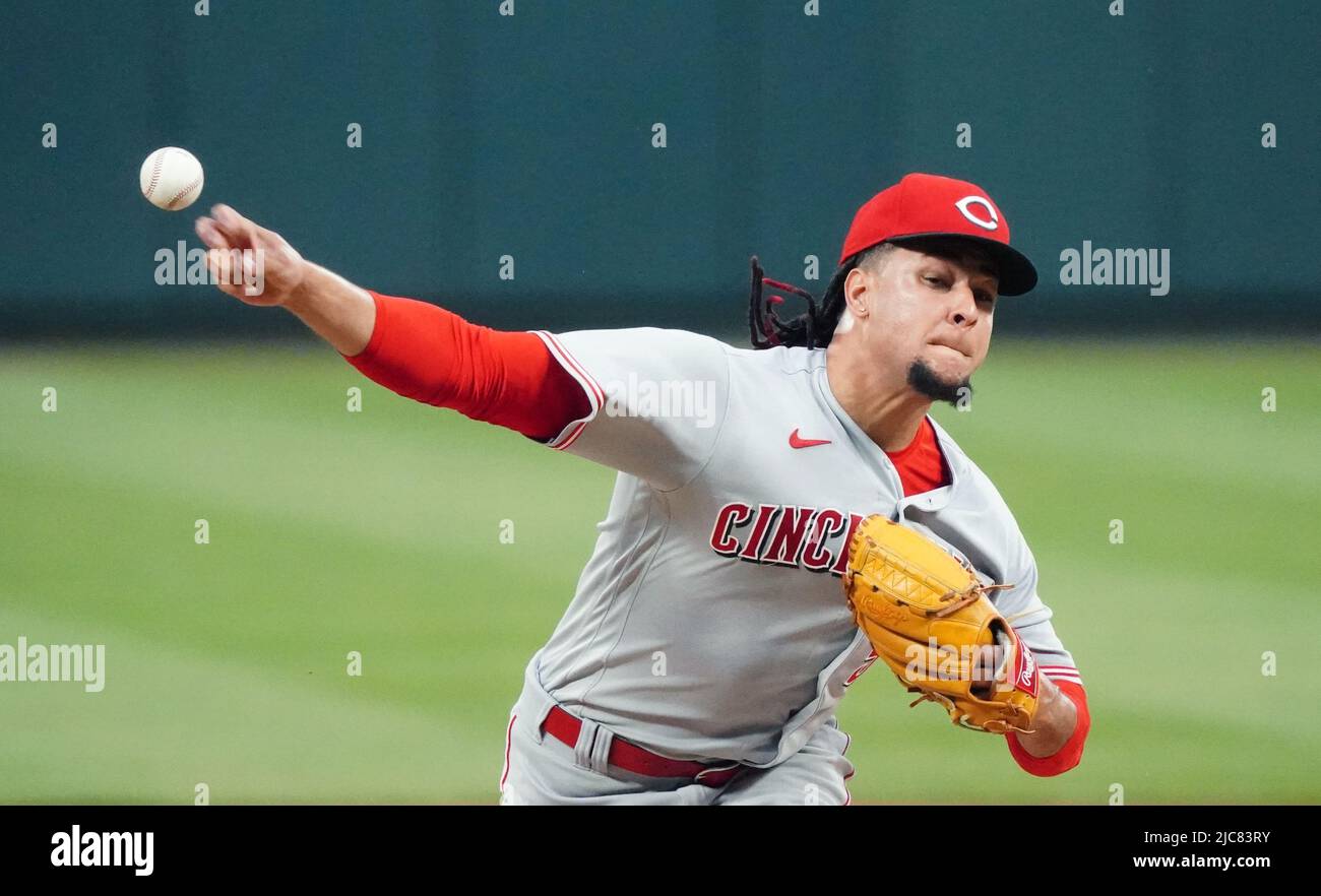 Cincinnati Reds starting pitcher Luis Castillo (58) stands on the mound  during a baseball game against the Miami Marlins Thursday, Aug. 19, 2021,  in Cincinnati. (AP Photo/Jeff Dean Stock Photo - Alamy