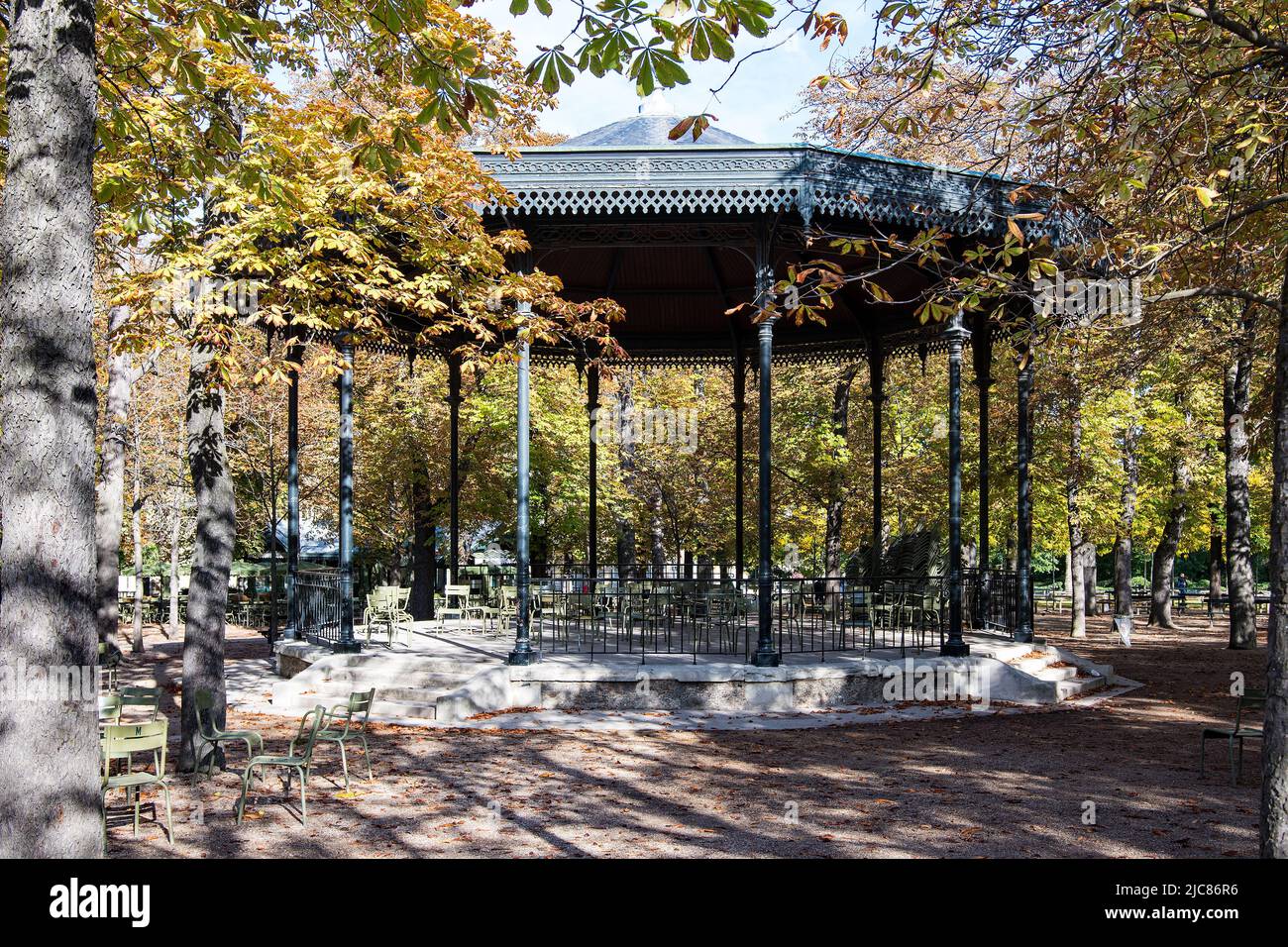 Kiosque à musique in Le Jardin du Luxembourg Stock Photo - Alamy
