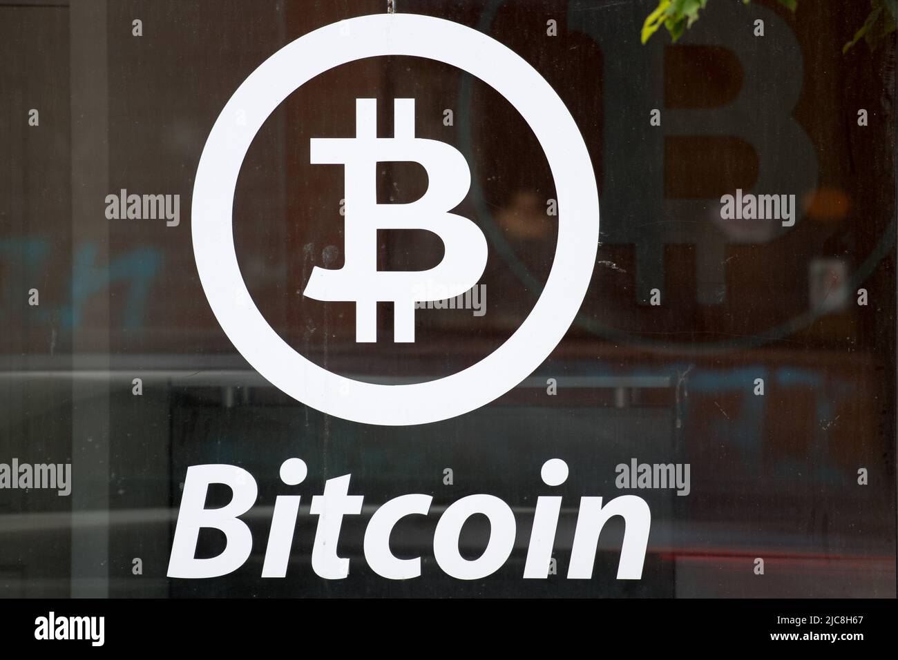 Blockchain based hi-res stock photography and images - Page 5 - Alamy