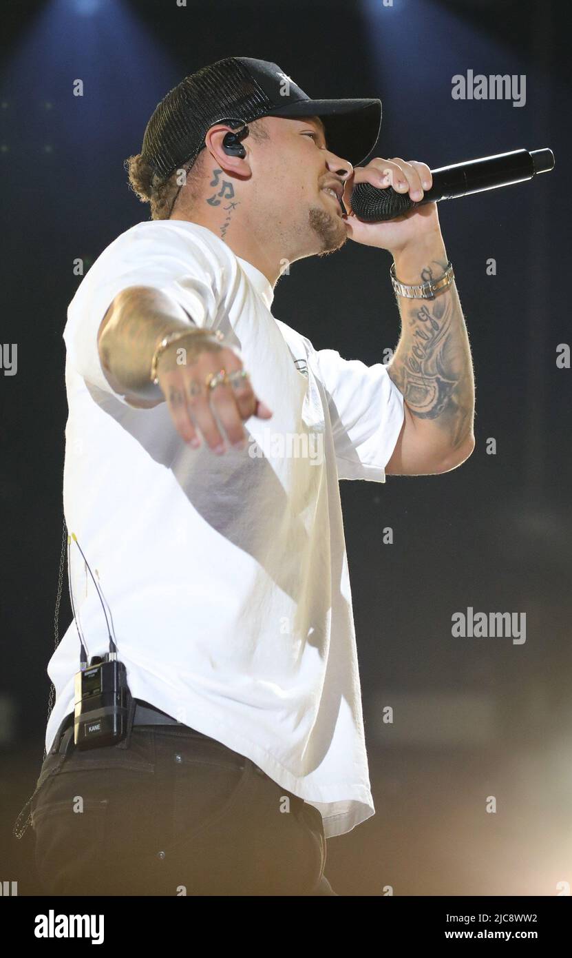 Nashville, TN, USA. 10th June, 2022. Kane Brown on stage for CMA Fest