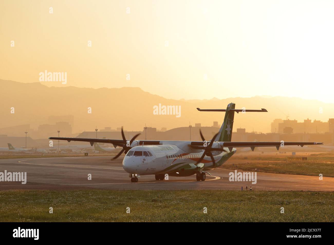 Uni jet hi-res stock photography and images - Alamy