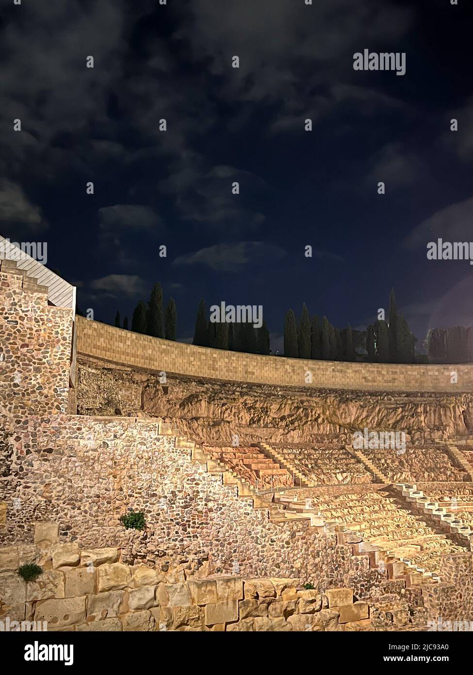 Teatro romano de Cartagena, España por la noche Stock Photo