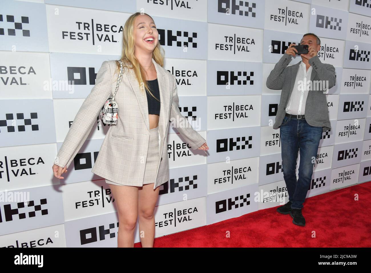Lily Rosenthal and Screenwriter/Producer Phil Rosenthal Stock Photo Alamy