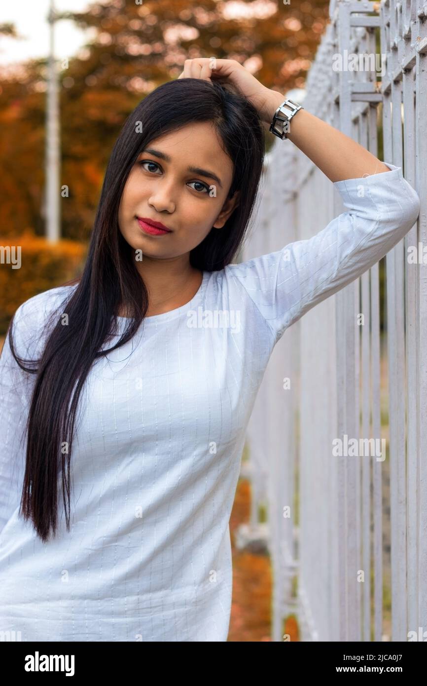 Girls wearing kurti shop