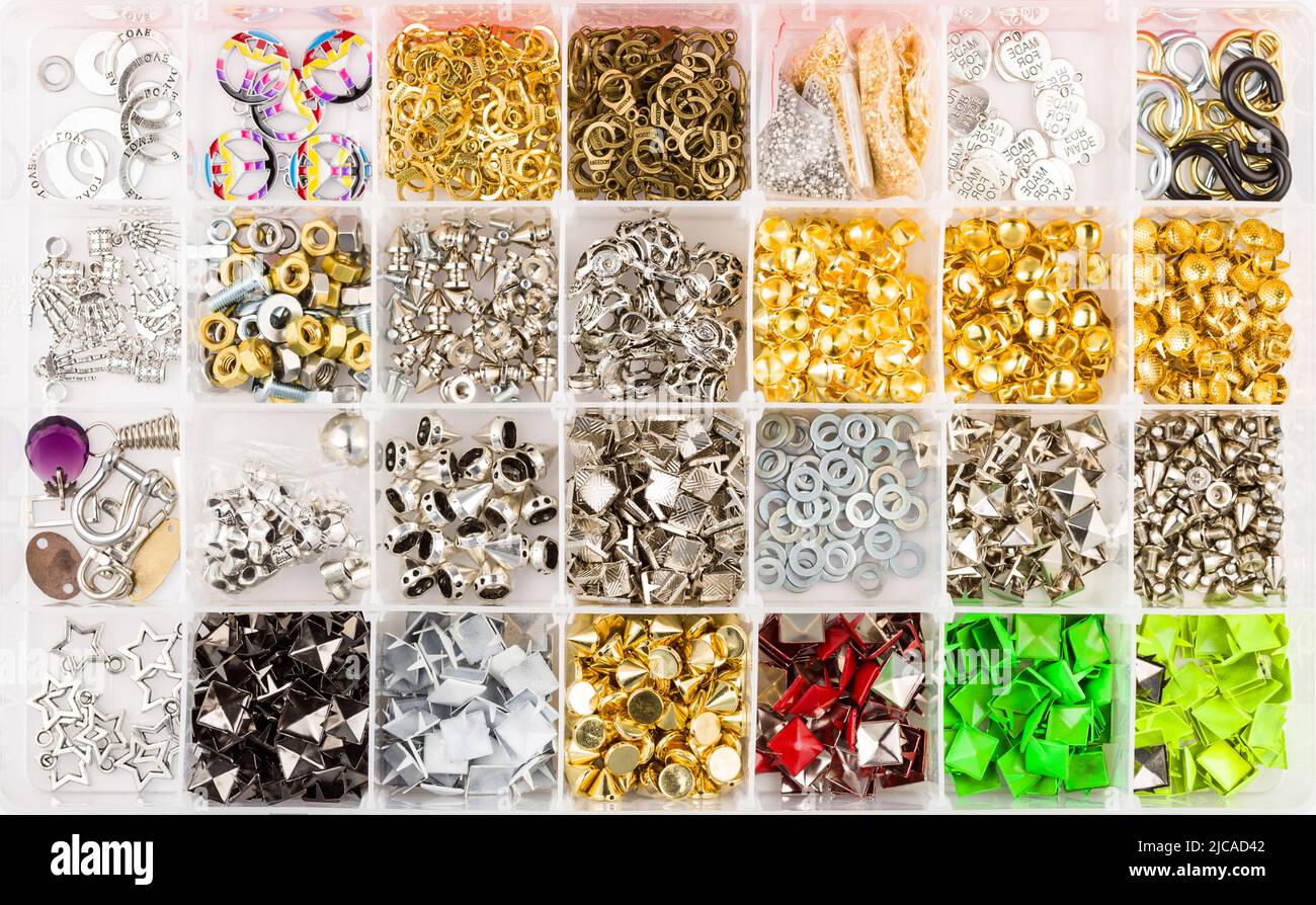 Pile of jewelry hi-res stock photography and images - Alamy
