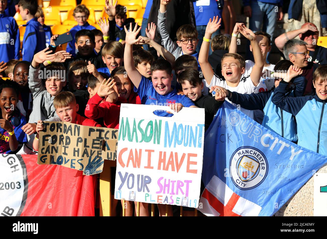 YOUNG ENGLAND FANS, ENGLAND V ITALY, 2022 Stock Photo