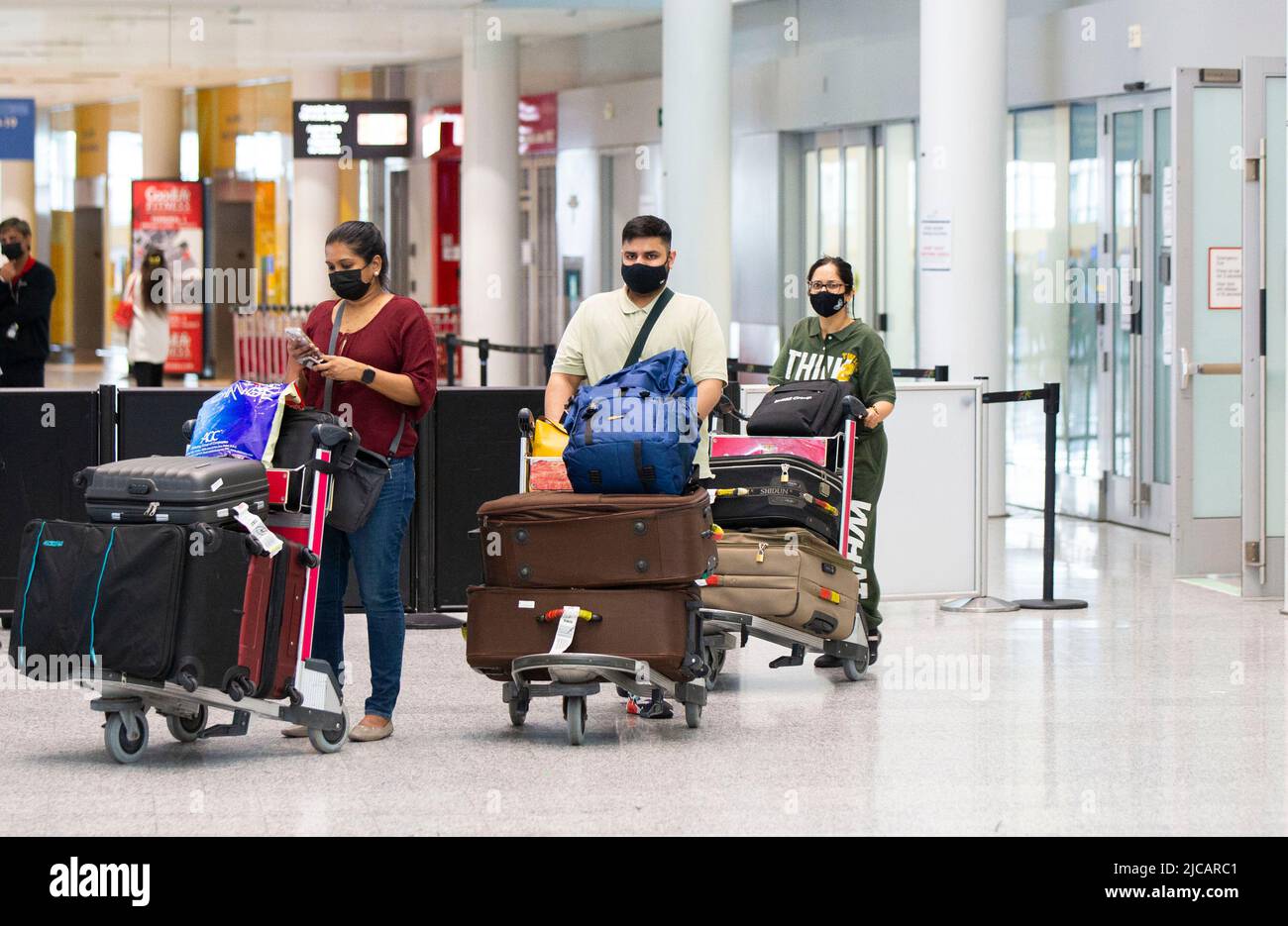 Ontario canada airports hires stock photography and images Alamy